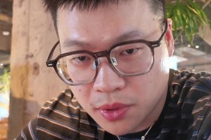 这住宿条件是开玩笑吗？媒体人：中国男篮甚至担心集装箱被冲走